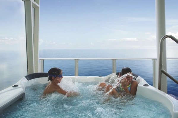 RCI, Oasis, Royal Loft Suite Wirlpool.jpg